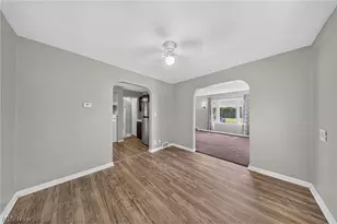 378 Hillwood Dr, Akron, OH 44320 - Photo 9