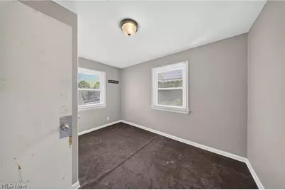 378 Hillwood Drive, Akron, OH 44320 - Photo 17