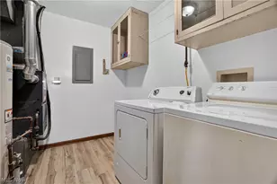 12757 Chamberlain Rd, Aurora, OH 44202 - Photo 17