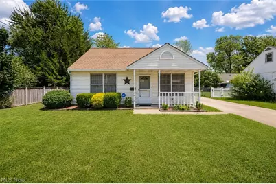 1613 Lakeview Avenue, Lorain, OH 44053 - Photo 1