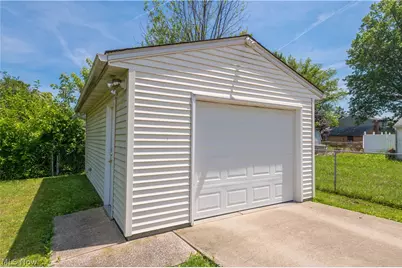 1613 Lakeview Avenue, Lorain, OH 44053 - Photo 23