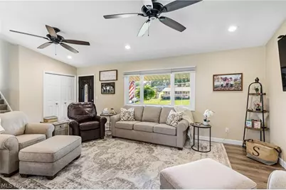 1648 Plymouth Knoll Avenue NW, Massillon, OH 44646 - Photo 5
