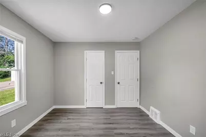 1291 Hardesty Boulevard, Akron, OH 44320 - Photo 9