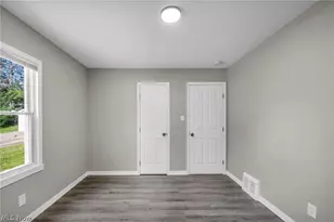 1291 Hardesty Blvd, Akron, OH 44320 - Photo 9