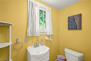 453 Marview Ave, Akron, OH 44310 - Photo 9