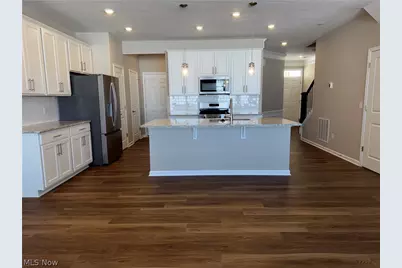 945-2 Memory Lane, Aurora, OH 44202 - Photo 3