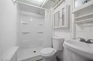 1415 Blossom Park Ave, Oakwood, OH 44107 - Photo 29