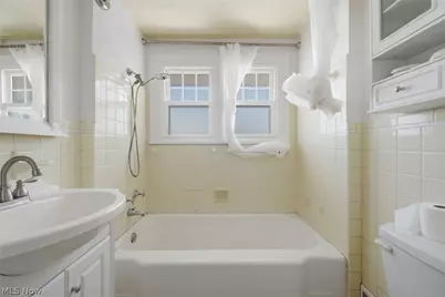 1415 Blossom Park Avenue, Oakwood, OH 44107 - Photo 15