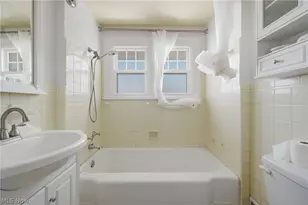1415 Blossom Park Ave, Oakwood, OH 44107 - Photo 15