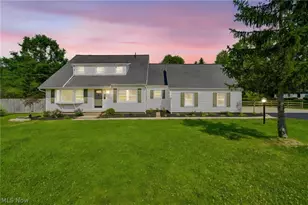 17911 Snyder Rd, Chagrin Falls, OH 44023 - Photo 3