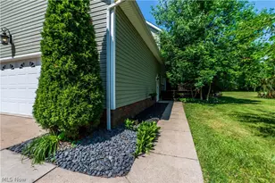 1807 Smith Kramer St NE, Hartville, OH 44632 - Photo 9