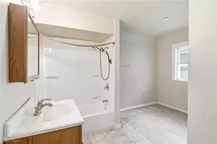 10820 Grantwood Ave, Loveland, OH 44108 - Photo 25