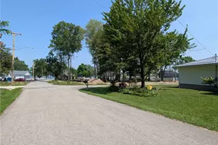 17383 Afton Ave, Lake Milton, OH 44429 - Photo 11