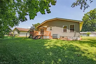 318 Greenwood Dr, Williamstown, WV 26187 - Photo 9