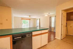 318 Greenwood Dr, Williamstown, WV 26187 - Photo 37