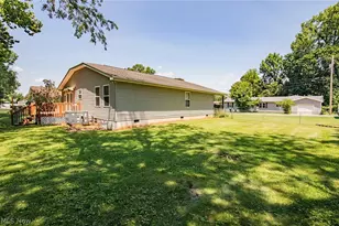 318 Greenwood Dr, Williamstown, WV 26187 - Photo 7