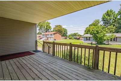 318 Greenwood Drive, Williamstown, WV 26187 - Photo 15