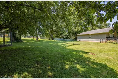 318 Greenwood Drive, Williamstown, WV 26187 - Photo 5
