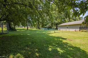318 Greenwood Dr, Williamstown, WV 26187 - Photo 5