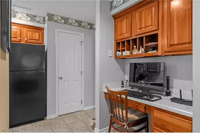 5112 E Lake Road, Sheffield Lake, OH 44054 - Photo 9