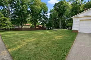 9237 Creekwood Dr, Mentor, OH 44060 - Photo 9