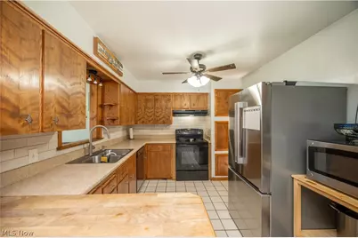 3832 Edinburgh Drive, Austintown, OH 44511 - Photo 11