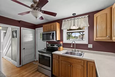 67662 Broadway Avenue, Bridgeport, OH 43912 - Photo 9