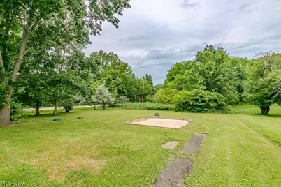 7987 Euclid Chardon Road, Kirtland, OH 44094 - Photo 5