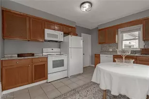 7987 Euclid Chardon Rd, Kirtland, OH 44094 - Photo 13
