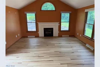 1016 Thomas Drive SW, New Philadelphia, OH 44663 - Photo 11