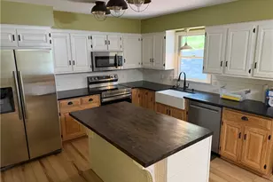 1016 Thomas Dr SW, New Philadelphia, OH 44663 - Photo 9