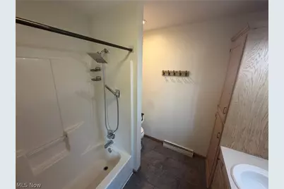 1016 Thomas Drive SW, New Philadelphia, OH 44663 - Photo 17
