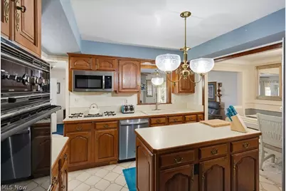 759 E Meadowlawn Boulevard, Green Hills, OH 44131 - Photo 21