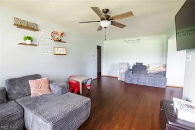 1757 Pleasant Valley Road NE, New Philadelphia, OH 44663 - Photo 15