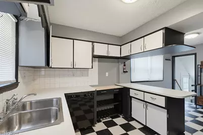 1866 Flint Avenue, Akron, OH 44305 - Photo 11