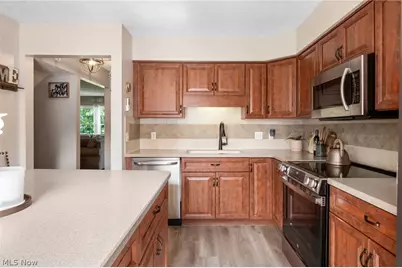 1254 Village Parkway, Tallmadge, OH 44278 - Photo 11