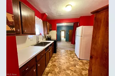 226 E Pace Avenue, Akron, OH 44319 - Photo 21