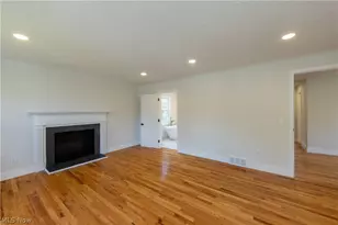 17606 Chagrin Blvd, Huber Heights, OH 44120 - Photo 9
