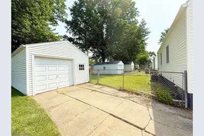 522 Eastern Heights Boulevard, Elyria, OH 44035 - Photo 7