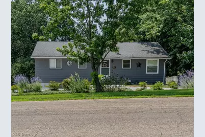 9811 Bellhaven Avenue NW, Uniontown, OH 44685 - Photo 3