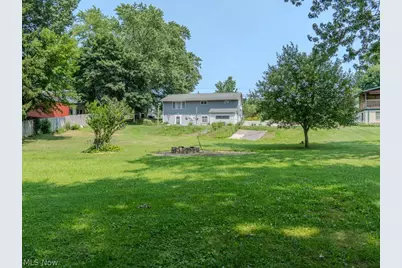 9811 Bellhaven Avenue NW, Uniontown, OH 44685 - Photo 7