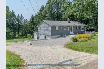 9811 Bellhaven Avenue NW, Uniontown, OH 44685 - Photo 5