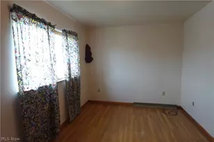 1511 N 9th St, Martins Ferry, OH 43935 - Photo 9