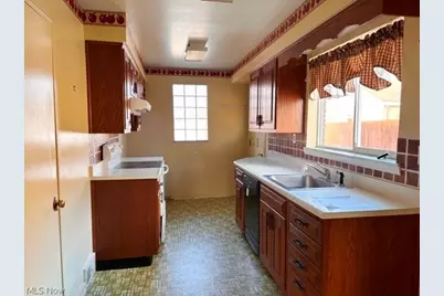 125 Bird Way, Weirton, WV 26062 - Photo 9