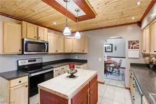 7909 Lake O'springs Ave NW, North Canton, OH 44720 - Photo 17