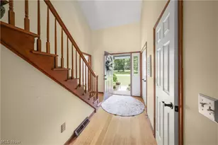 698 Deep Woods Dr, Aurora, OH 44202 - Photo 3
