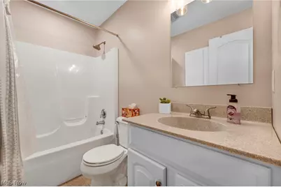 690 Grantwood Avenue, Sheffield Lake, OH 44054 - Photo 19