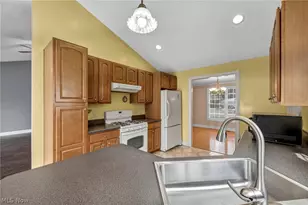 690 Grantwood Ave, Sheffield Lake, OH 44054 - Photo 9
