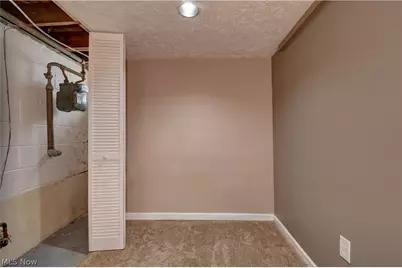 888 Frederick Boulevard, Akron, OH 44320 - Photo 11