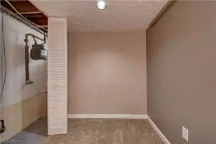 888 Frederick Blvd, Akron, OH 44320 - Photo 11
